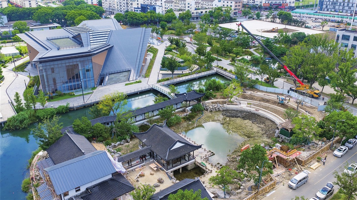 老戏台换新颜